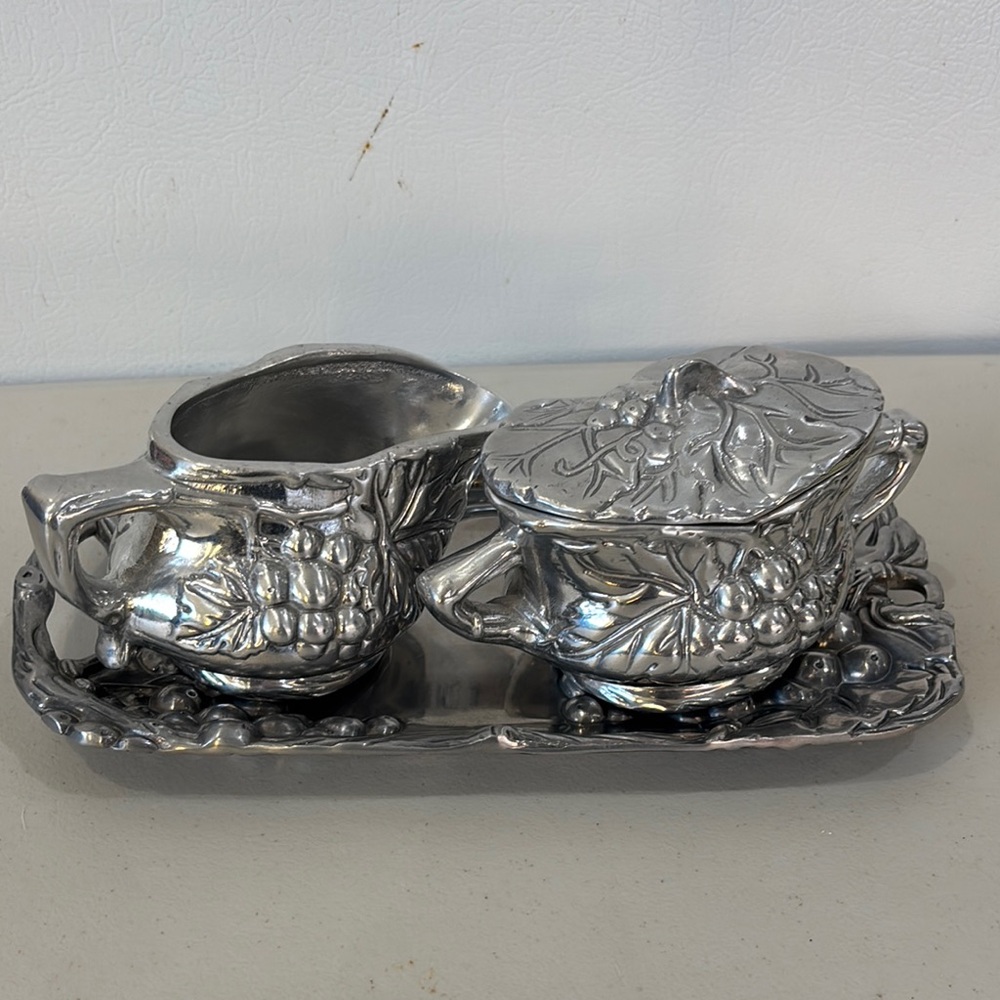 Arthur Court cream and sugar set